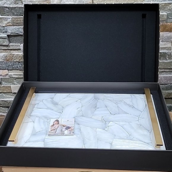 Kendra Scott Mother Of Pearl Stone Slab Tray - Picture 7 of 11